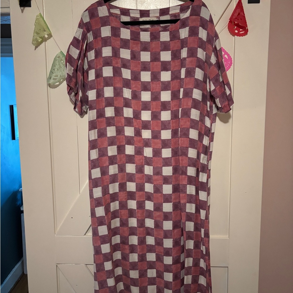 Elegant Pink and White Checkered Midi Dress